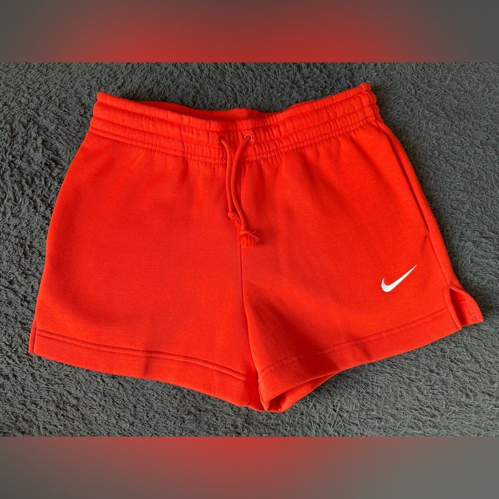 Nike Sportswear Phoenix Fleece Women's Mid-Rise 4" Shorts Picante Red/Sail small